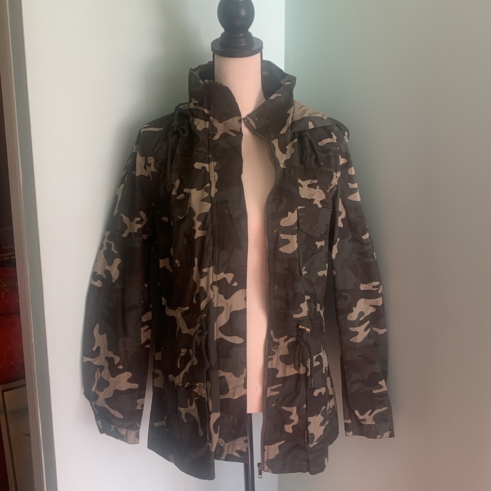 Active USA Camouflage Jacket. New with Tags. Size L.